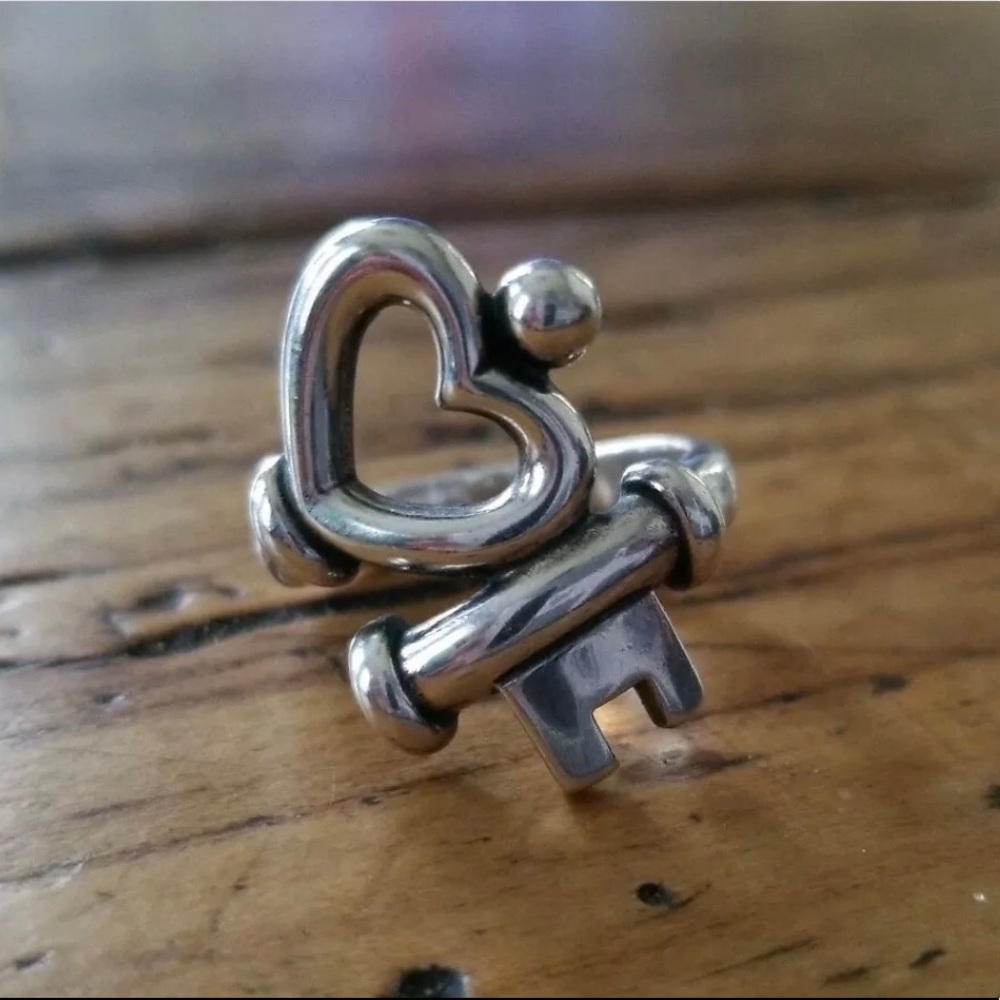 James Avery Sterling Key to My Heart Ring Size 9